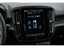 Volvo EX40 Single Motor Extended Range Plus Black Ed. 82 kWh | SOH 100% | Adaptieve Cruise Control | Donker Getint Glas | Harman Kardon Audio | Stoel-/Stuurverwarming | Parkeercamera | Dodehoek Detectie | Pixel LED | Warmtepomp |