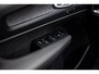Volvo EX40 Single Motor Extended Range Plus Black Ed. 82 kWh | SOH 100% | Adaptieve Cruise Control | Donker Getint Glas | Harman Kardon Audio | Stoel-/Stuurverwarming | Parkeercamera | Dodehoek Detectie | Pixel LED | Warmtepomp |