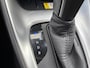 Toyota Yaris 1.5 Hybrid Executive Bi-tone edition Navigatie, Dodehoekdetectie, HUD, Parkeersensoren voor + achter, LED, Smart Key, Adaptieve cruise control