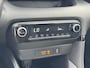 Toyota Yaris 1.5 Hybrid Executive Bi-tone edition Navigatie, Dodehoekdetectie, HUD, Parkeersensoren voor + achter, LED, Smart Key, Adaptieve cruise control