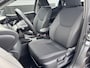 Toyota Yaris 1.5 Hybrid Executive Bi-tone edition Navigatie, Dodehoekdetectie, HUD, Parkeersensoren voor + achter, LED, Smart Key, Adaptieve cruise control
