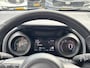 Toyota Yaris 1.5 Hybrid Executive Bi-tone edition Navigatie, Dodehoekdetectie, HUD, Parkeersensoren voor + achter, LED, Smart Key, Adaptieve cruise control