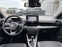 Toyota Yaris 1.5 Hybrid Executive Bi-tone edition Navigatie, Dodehoekdetectie, HUD, Parkeersensoren voor + achter, LED, Smart Key, Adaptieve cruise control