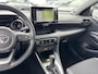 Toyota Yaris 1.5 Hybrid Executive Bi-tone edition Navigatie, Dodehoekdetectie, HUD, Parkeersensoren voor + achter, LED, Smart Key, Adaptieve cruise control