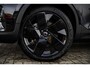 Volvo EX40 Single Motor Extended Range Plus Black Ed. 82 kWh | SOH 100% | Adaptieve Cruise Control | Harman Kardon Audio | Stoel-/Stuurverwarming | 360 Parkeercamera | Dodehoek Detectie | Pixel LED | Elektr. Verst. Stoelen + Geheugen | Donker Getint Glas | Warmtepomp |