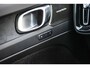Volvo EX40 Single Motor Extended Range Plus Black Ed. 82 kWh | SOH 100% | Adaptieve Cruise Control | Harman Kardon Audio | Stoel-/Stuurverwarming | 360 Parkeercamera | Dodehoek Detectie | Pixel LED | Elektr. Verst. Stoelen + Geheugen | Donker Getint Glas | Warmtepomp |