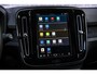 Volvo EX40 Single Motor Extended Range Plus Black Ed. 82 kWh | SOH 100% | Adaptieve Cruise Control | Harman Kardon Audio | Stoel-/Stuurverwarming | 360 Parkeercamera | Dodehoek Detectie | Pixel LED | Elektr. Verst. Stoelen + Geheugen | Donker Getint Glas | Warmtepomp |