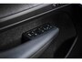 Volvo EX40 Single Motor Extended Range Plus Black Ed. 82 kWh | SOH 100% | Adaptieve Cruise Control | Harman Kardon Audio | Stoel-/Stuurverwarming | 360 Parkeercamera | Dodehoek Detectie | Pixel LED | Elektr. Verst. Stoelen + Geheugen | Donker Getint Glas | Warmtepomp |