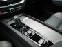 Volvo XC60 T6 AWD R-Design LONG RANGE PHEV 350pk Dealer O.H. | Panodak | Camera | Sportstoelen Memory & Verwarmd | Stuur Verwarmd | Google Assistent | Keyless | Cruise Control | Apple Carplay | DAB | Plug In Hybrid |