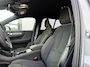Volvo EX40 Single Motor Extended Range Plus Black Ed. 82 kWh | Warmtepomp | Pixel LED Koplampen | Harman Kardon Audio | 360 Graden Camera | Navigatie Google Maps | Cruise Control Adaptief | BLIS | Stoelverwarming | Lichtmetalen Velgen 20 inch