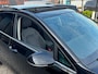 Volkswagen Golf 1.5 TSI Highline Business R | Met o.a. stoelverwarming, cruise control, climate control, panoramadak en PDC!