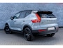 Volvo EX40 Single Motor Extended Range Plus Black Ed. 82 kWh | Adaptieve Cruise Control | Harman Kardon Audio | Stoel-/Stuurverwarming | Parkeercamera | Dodehoek Detectie | Pixel LED | Elektr. Verst. Stoelen + Geheugen | Donker Getint Glas | Warmtepomp |
