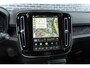 Volvo EX40 Single Motor Extended Range Plus Black Ed. 82 kWh | Adaptieve Cruise Control | Harman Kardon Audio | Stoel-/Stuurverwarming | Parkeercamera | Dodehoek Detectie | Pixel LED | Elektr. Verst. Stoelen + Geheugen | Donker Getint Glas | Warmtepomp |