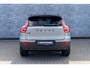 Volvo EX40 Single Motor Extended Range Plus Black Ed. 82 kWh | Adaptieve Cruise Control | Harman Kardon Audio | Stoel-/Stuurverwarming | Parkeercamera | Dodehoek Detectie | Pixel LED | Elektr. Verst. Stoelen + Geheugen | Donker Getint Glas | Warmtepomp |