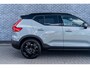 Volvo EX40 Single Motor Extended Range Plus Black Ed. 82 kWh | Adaptieve Cruise Control | Harman Kardon Audio | Stoel-/Stuurverwarming | Parkeercamera | Dodehoek Detectie | Pixel LED | Elektr. Verst. Stoelen + Geheugen | Donker Getint Glas | Warmtepomp |