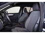 Volvo XC40 B3 Core - IntelliSafe Assist & Surround - Parkeercamera achter - Parkeersensoren voor & achter - Elektr. bedienb. voorstoelen met geheugen links - Draadloze tel. lader - Extra getint glas - 18' LMV