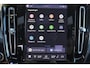 Volvo XC40 B3 Core - IntelliSafe Assist & Surround - Parkeercamera achter - Parkeersensoren voor & achter - Elektr. bedienb. voorstoelen met geheugen links - Draadloze tel. lader - Extra getint glas - 18' LMV