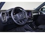 Volvo XC40 B3 Core - IntelliSafe Assist & Surround - Parkeercamera achter - Parkeersensoren voor & achter - Elektr. bedienb. voorstoelen met geheugen links - Draadloze tel. lader - Extra getint glas - 18' LMV
