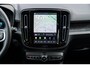 Volvo EX40 Single Motor Extended Range Plus Black Ed. 82 kWh | Adaptieve Cruise Control | Harman Kardon Audio | Stoel-/Stuurverwarming | Parkeercamera | Dodehoek Detectie | Pixel LED | Elektr. Verst. Stoelen + Geheugen | Donker Getint Glas | Warmtepomp |