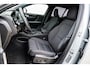Volvo EX40 Single Motor Extended Range Plus Black Ed. 82 kWh | Adaptieve Cruise Control | Harman Kardon Audio | Stoel-/Stuurverwarming | Parkeercamera | Dodehoek Detectie | Pixel LED | Elektr. Verst. Stoelen + Geheugen | Donker Getint Glas | Warmtepomp |