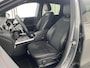 Mercedes-Benz B-klasse 180 Business Solution AMG Automaat | Apple CarPlay | Trekhaak Afneembaar | Navi | Virtual CockPit |