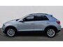 Volkswagen T-Roc 1.0 TSI Life | Multimedia | 17" velgen | Privacy Glass | App Connect |
