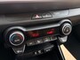 Kia Stonic 1.0T 120pk Dynamic PlusLine Automaat I Climate control | Navigatie | Camera | 17" Lm-velgen | Apple / Android | Cruise control