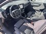 Volvo EX40 Single Motor Extended Range Plus Black Ed. 82 kWh | Adaptieve Cruise Control | Harman Kardon Audio | Stoel-/Stuurverwarming | 360 Parkeercamera | Dodehoek Detectie | Pixel LED | Elektr. Verst. Stoelen + Geheugen | Donker Getint Glas | Warmtepomp |