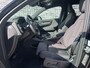 Volvo EX40 Single Motor Extended Range Plus Black Ed. 82 kWh | Adaptieve Cruise Control | Harman Kardon Audio | Stoel-/Stuurverwarming | 360 Parkeercamera | Dodehoek Detectie | Pixel LED | Elektr. Verst. Stoelen + Geheugen | Donker Getint Glas | Warmtepomp |