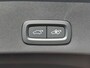 Volvo EX40 Single Motor Extended Range Plus Black Ed. 82 kWh | Adaptieve Cruise Control | Harman Kardon Audio | Stoel-/Stuurverwarming | 360 Parkeercamera | Dodehoek Detectie | Pixel LED | Elektr. Verst. Stoelen + Geheugen | Donker Getint Glas | Warmtepomp |