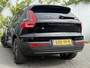 Volvo EX40 Single Motor Extended Range Plus Black Ed. 82 kWh | Adaptieve Cruise Control | Harman Kardon Audio | Stoel-/Stuurverwarming | 360 Parkeercamera | Dodehoek Detectie | Pixel LED | Elektr. Verst. Stoelen + Geheugen | Donker Getint Glas | Warmtepomp |