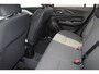 Suzuki Swift 1.2-83 pk MHEV Select Smart-Hybrid 5drs. Zeer betrouwbare en luxe wagen ! Slechts 15.000km ! Cruise Cntrl, LED verl., Airco, Navigatie, Stoelverwarm., Camera, Keyless entry & start, LM wielen, Metallic lak, Side- en lane assist etc.