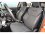 Suzuki Swift 1.2-83 pk MHEV Select Smart-Hybrid 5drs. Zeer betrouwbare en luxe wagen ! Slechts 15.000km ! Cruise Cntrl, LED verl., Airco, Navigatie, Stoelverwarm., Camera, Keyless entry & start, LM wielen, Metallic lak, Side- en lane assist etc.