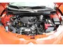 Suzuki Swift 1.2-83 pk MHEV Select Smart-Hybrid 5drs. Zeer betrouwbare en luxe wagen ! Slechts 15.000km ! Cruise Cntrl, LED verl., Airco, Navigatie, Stoelverwarm., Camera, Keyless entry & start, LM wielen, Metallic lak, Side- en lane assist etc.
