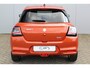 Suzuki Swift 1.2-83 pk MHEV Select Smart-Hybrid 5drs. Zeer betrouwbare en luxe wagen ! Slechts 15.000km ! Cruise Cntrl, LED verl., Airco, Navigatie, Stoelverwarm., Camera, Keyless entry & start, LM wielen, Metallic lak, Side- en lane assist etc.