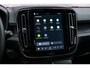 Volvo EX40 Single Motor Extended Range Plus Black Ed. 82 kWh | Adaptieve Cruise Control | Harman Kardon Audio | Stoel-/Stuurverwarming | 360 Parkeercamera | Dodehoek Detectie | Pixel LED | Elektr. Verst. Stoelen + Geheugen | Donker Getint Glas | Warmtepomp |
