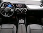 Mercedes-Benz B-klasse 180 Business Solution Trekhaak | Parkeerpakket met achteruitrijcamera | Stoelverwarming | Ledkoplampen. Inclusief 24 maanden MB Certified garantie voor Europa.