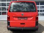 Volkswagen Transporter Kombi 2.0 TDI L1H1 Euro 6 Airco Cruise Trekhaak Parkeerhulp voor en achter Personenbus Kombi Combi 8 persoons Automaat DSG 1e eigenaar ex Overheid