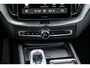 Volvo XC60 2.0 T6 Plug-in hybrid AWD Plus Black Edition | Gratis Trekhaak | 360 camera | Schuif- / Kanteldak | Head Up display | Getint glas | Adaptive Cruise Control |