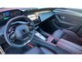 Peugeot 408 e-408 GT Avantage 58 kWh | Apple Carplay / Android Auto | Adaptieve Cruise Control | 360° Camera | Stoelverwarming Voor | Stuurverwarming | Navigatie | Elektrische achterklep | 11 kW lader | Achteruitrijcamera | Apple Carplay/Android Auto|telefoonintegratie premium