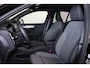 Volvo XC40 B3 Core - IntelliSafe Assist & Surround - Parkeercamera achter - Parkeersensoren voor & achter - Elektr. bedienb. voorstoelen met geheugen links - Draadloze tel. lader - Extra getint glas - 18' LMV