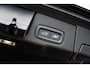 Volvo XC60 2.0 T6 Plug-in Hybrid AWD Plus Black Edition | Gratis Trekhaak | Harman Kardon Audio | Head-up Display | 360 Graden Camera | Panoramadak | Lichtmetalen Velgen 21 inch | Elektrisch Verstelbare Voorstoelen | Keyless Entry | BLIS