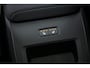 Volvo XC60 2.0 T6 Plug-in Hybrid AWD Plus Black Edition | Gratis Trekhaak | Harman Kardon Audio | Head-up Display | 360 Graden Camera | Panoramadak | Lichtmetalen Velgen 21 inch | Elektrisch Verstelbare Voorstoelen | Keyless Entry | BLIS