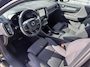 Volvo EX40 Single Motor Extended Range Plus Black Ed. 82 kWh | Adaptieve Cruise Control | Harman Kardon Audio | Stoel-/Stuurverwarming | Parkeercamera | Dodehoek Detectie | Pixel LED | Elektr. Verst. Stoelen + Geheugen | Donker Getint Glas | Warmtepomp |