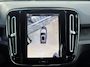 Volvo EX40 Single Motor Extended Range Plus Black Ed. 82 kWh | Adaptieve Cruise Control | Harman Kardon Audio | Stoel-/Stuurverwarming | Parkeercamera | Dodehoek Detectie | Pixel LED | Elektr. Verst. Stoelen + Geheugen | Donker Getint Glas | Warmtepomp |