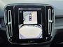 Volvo EX40 Single Motor Extended Range Plus Black Ed. 82 kWh | Adaptieve Cruise Control | Harman Kardon Audio | Stoel-/Stuurverwarming | Parkeercamera | Dodehoek Detectie | Pixel LED | Elektr. Verst. Stoelen + Geheugen | Donker Getint Glas | Warmtepomp |