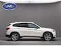 BMW X1 XDrive20i 192 pk AUTOMAAT High Executive, sport leder, achteruitrijcamera, vele opties, parelmoer, NL auto met nap