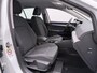 Volkswagen Golf 1.0 eTSI Life Automaat - LED - Navigatie - PDC - Side Assist - Camera - ACC