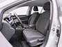 Volkswagen Golf 1.0 eTSI Life Automaat - LED - Navigatie - PDC - Side Assist - Camera - ACC