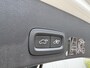 Volvo EX40 Single Motor Extended Range Plus Black Ed. 82 kWh | Adaptieve Cruise Control | Harman Kardon Audio | Stoel-/Stuurverwarming | Parkeercamera | Dodehoek Detectie | Pixel LED | Elektr. Verst. Stoelen + Geheugen | Donker Getint Glas | Warmtepomp |